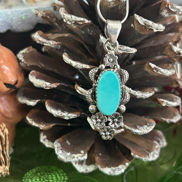 925 Sterling oh so pretty Kingman turquoise necklace - Picture 4 of 7